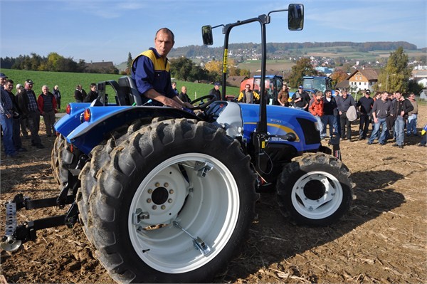 На тракторе применена система сдваивания STARCO GS. Три стяжки на колесо