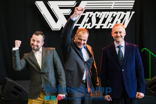 Сотрудники и комплектные колеса Bohnenkamp на праздновании 15-летия компании Western Fabrications UAB Сотрудники и комплектные колеса Bohnenkamp на праздновании 15-летия компании Western Fabrications UAB
